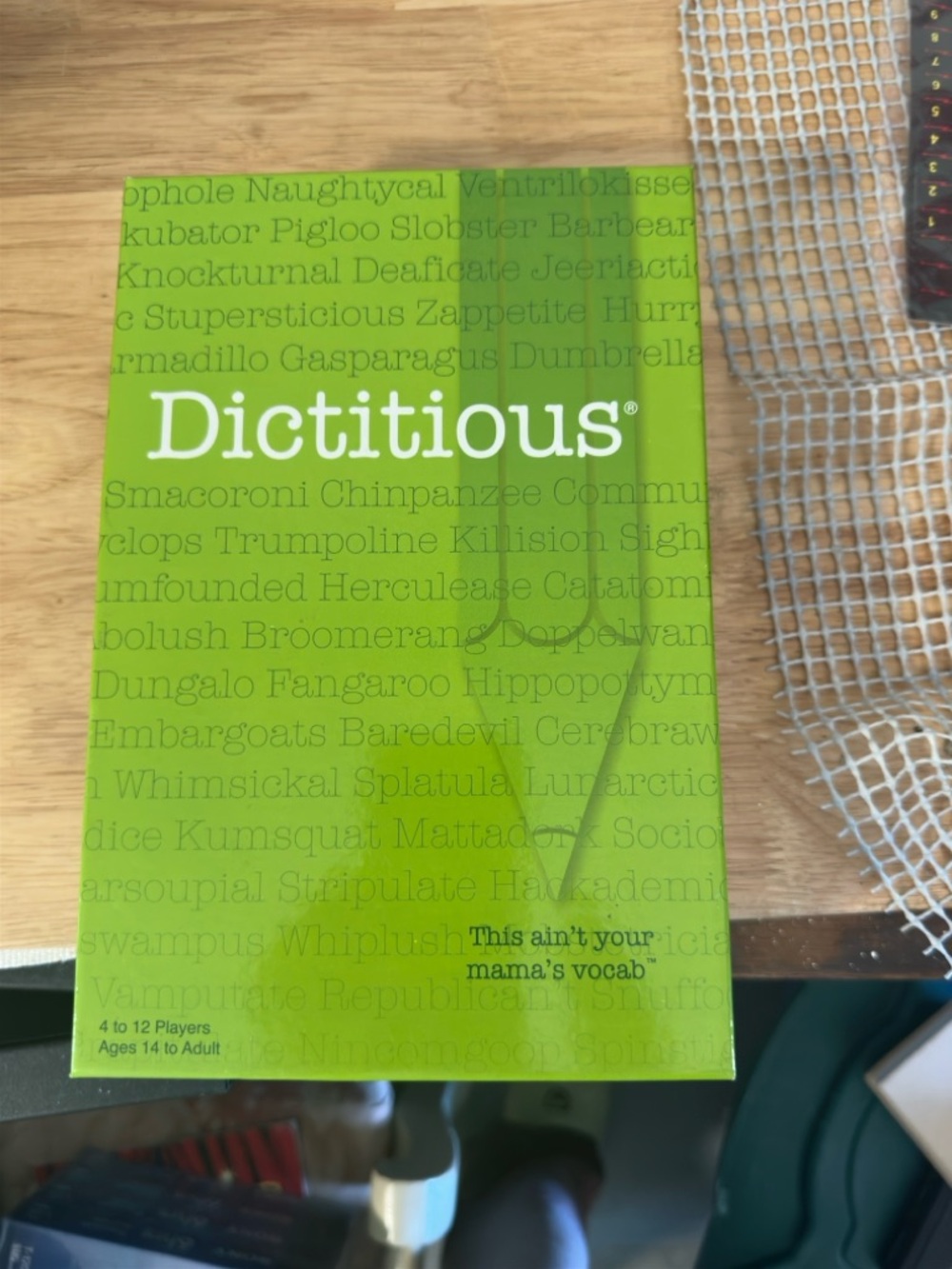 Dictitious Word Game - Green